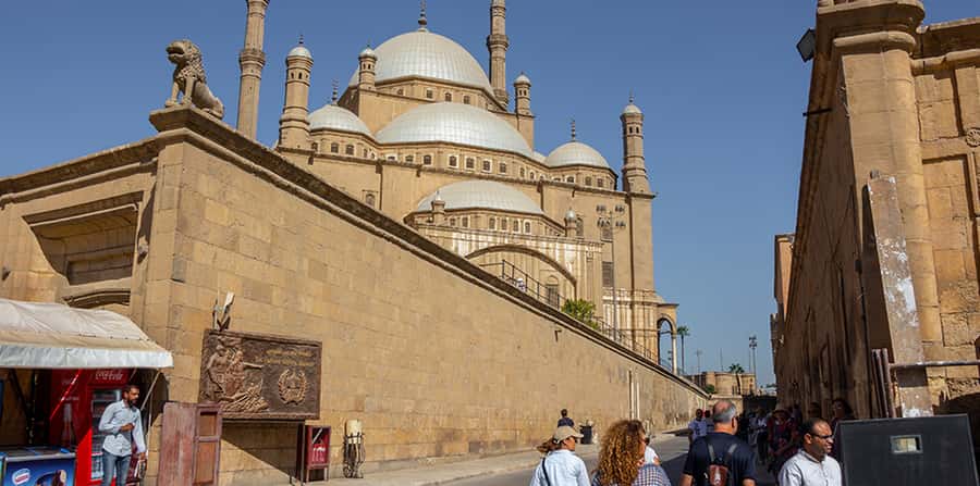 Cairo: Salah El Din Citadel and Old Cairo Bazar Guided Tour - Shared vs private vs VIP: pick the pace and language you want