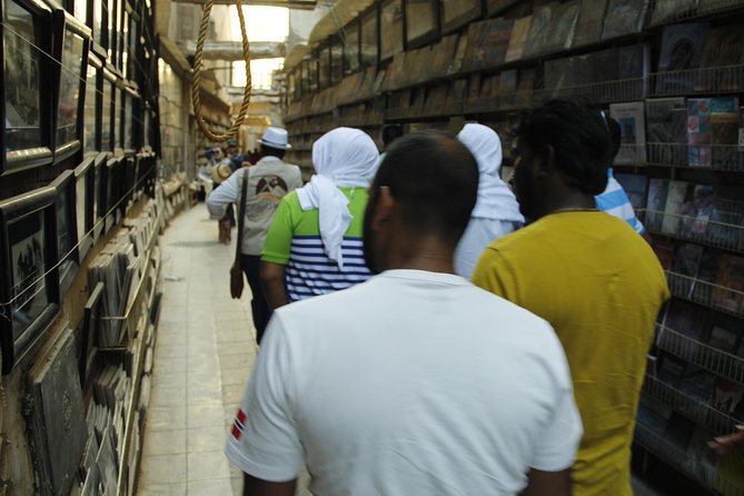 Cairo shopping tour - Stop 1 in Cairo: Handmade Cotton, Jewelry, Leather, Oils, Carpets, and More