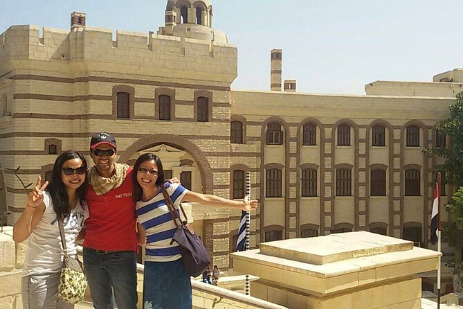 Cairo Stopover Tour with Giza Pyramids, Sphinx, Egyptian Museum, and Old Cairo - Giza Plateau viewpoints: the quick photo-and-logic stop