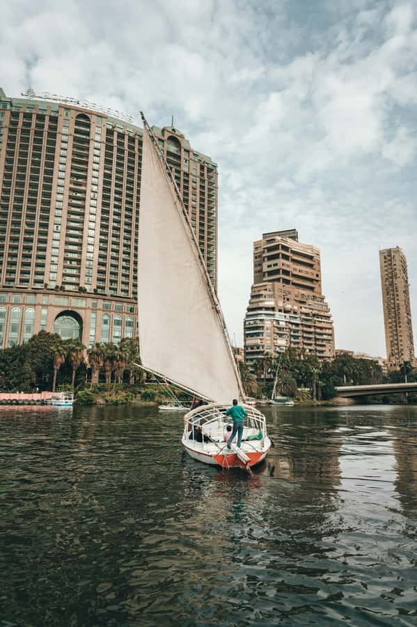 Cairo: Sunset Felucca Ride and Food Tour With Private Guide - Timing and logistics that matter in a big city like Cairo