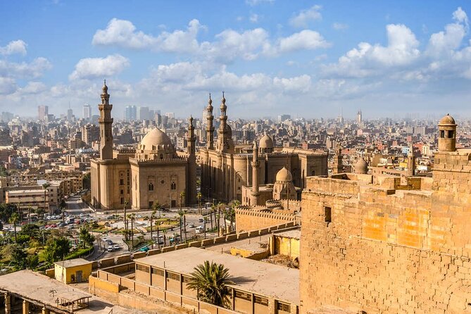Cairo Transit Tours From Cairo International Airport - Giza Pyramids and Sphinx: the classic stop with real timing pressure