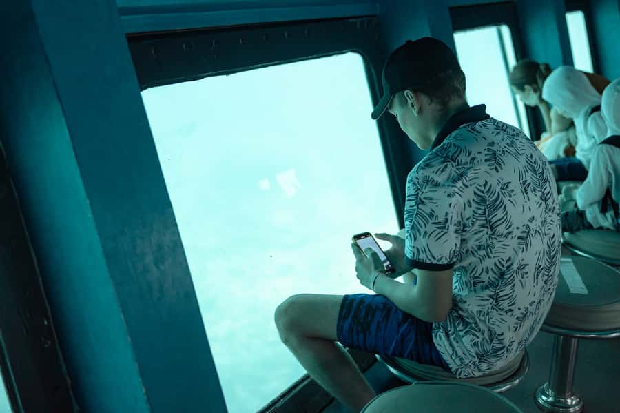 Conquest 2 Hour Semi Submarine with snorkeling from Hurghada - Languages, Guides, and One Thing to Confirm