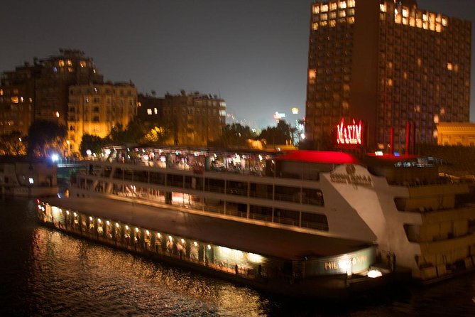 Day tour to Pyramids from Alexandria Port - Meeting your guide at the dock and staying organized