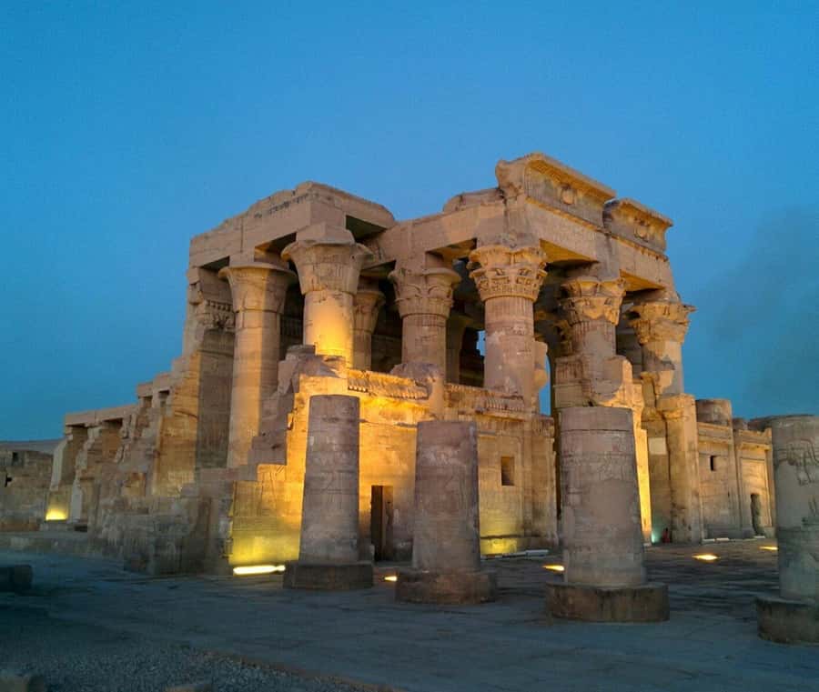 Day Tour visit Edfu Kom Ombo temples from Luxor - Kom Ombo: how the second temple stop makes the day click