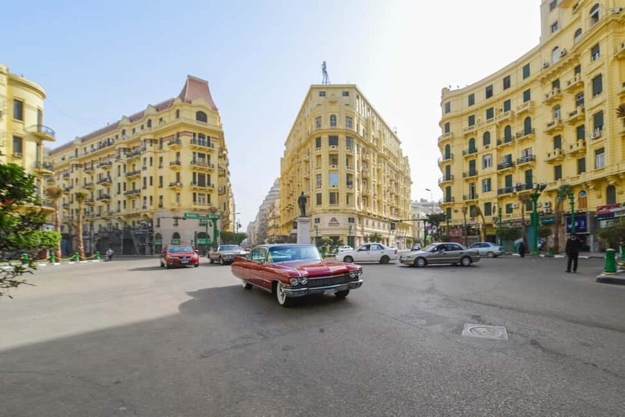 Discover Cairo: Pyramids, Museum & Sphinx Tour from Hurghada - Transportation and what you should expect from the ride