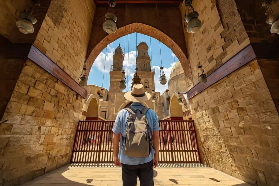 Discover Cairo: Pyramids, Museum & Sphinx Tour from Hurghada - Optional Nile boat ride: the scenic change of pace