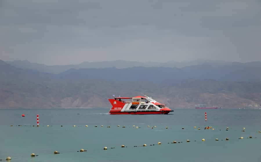 Eilat: 2-Hour Glass-Bottom Boat Tour - What you’ll see around the bay, from coral reserve to the border