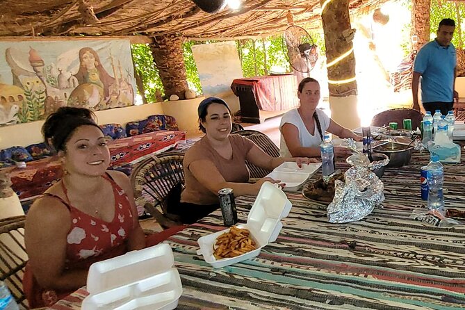 Fayoum Adventure: Whales Valley,4x4 Desert Safari & Wadi Rayan - Lunch after the desert: refuel before the Cairo return