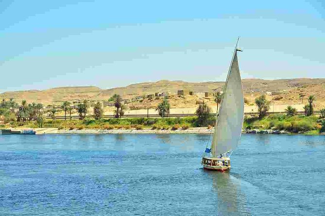Felucca Sailing trip on the Nile in Cairo - On the water: what the felucca feels like near Cairo