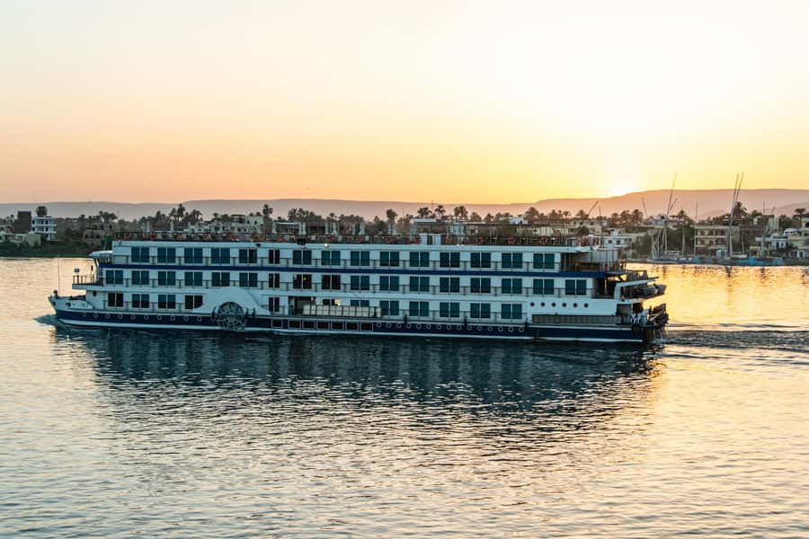 From Aswan: 4-Day 3-Night Nile Cruise with Hot Air Balloon - Abu Simbel by small group: the Day 2 highlight that rewards your early wake-up