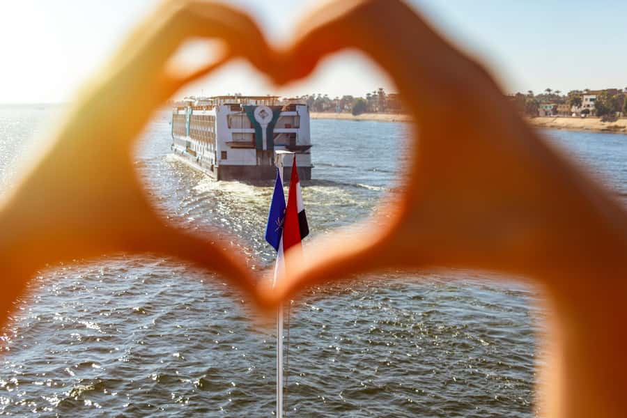 From Aswan: 4-Day 3-Night Nile Cruise with Hot Air Balloon - Kom Ombo and the Nile sail: a breather between major monuments