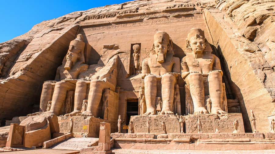 From Aswan: Abu Simbel Day Tour with Private Guide and Car - Timing the desert drive: early starts, smoother photos