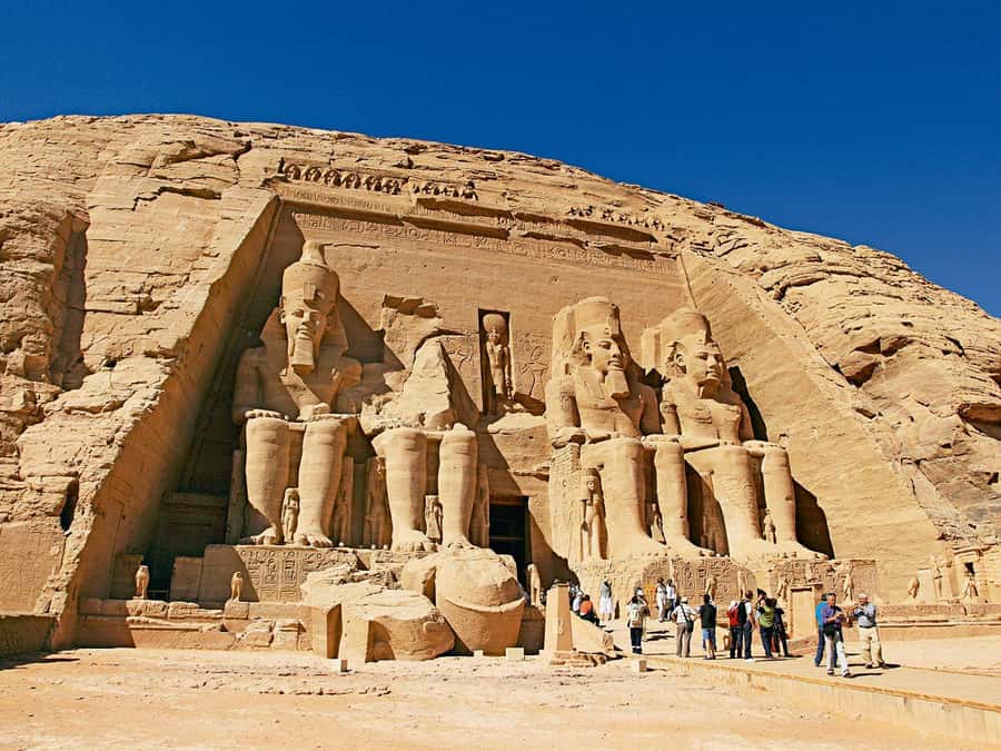 From Aswan: Overnight Nile Cruise to Luxor with Meals - Small frictions and money pointers (read this part)