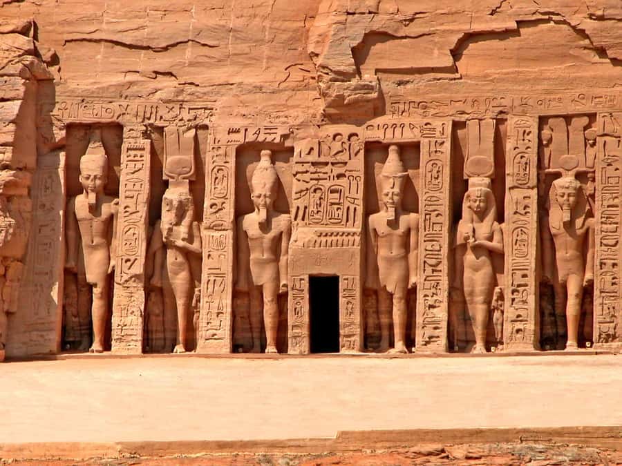 From Cairo: 2-Day Abu Simbel & Luxor Tour - Abu Simbel by daylight: Ramses II and Nefertari’s Small Temple