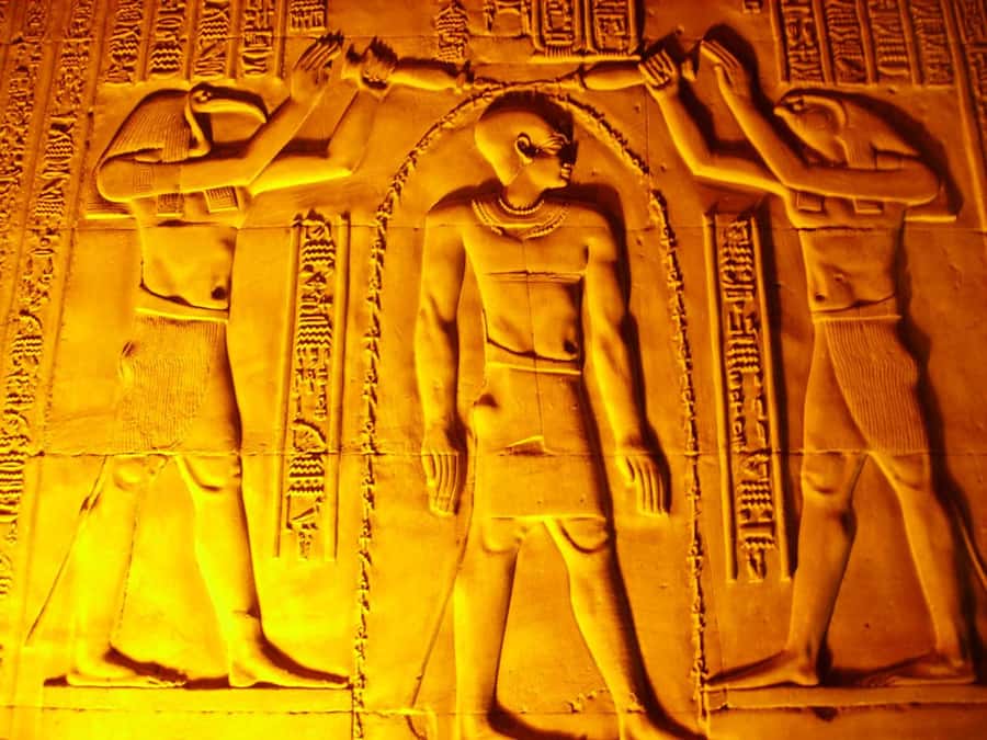From Cairo: 4-Day Nile Cruise from Aswan to Luxor with Meals - The sailing days: Kom Ombo, Edfu, and the Temples that feel different