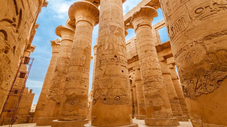 From Cairo: 4-Day Nile Cruise to Luxor with Balloon Flight - Day 3: Edfu by horse-drawn carriage, sailing toward Luxor