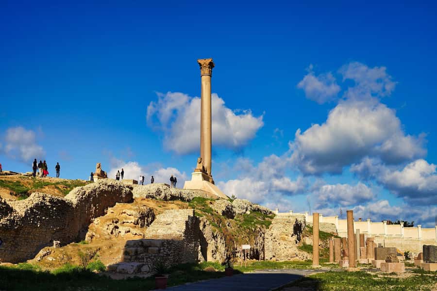 From Cairo: Historical Alexandria Shared Day Tour with Lunch - The Serapeum stop: short but meaningful context