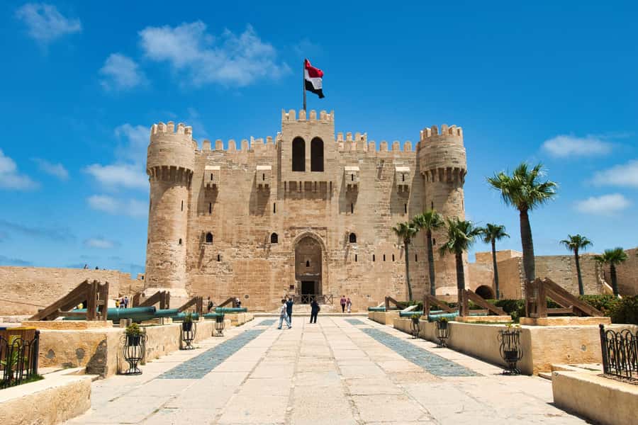 From Cairo: Historical Alexandria Shared Day Tour with Lunch - Kom el Shoqafa Catacombs: 3 levels and the Greco-Roman story