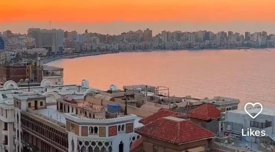 From Cairo: Overnight Trip to Alexandria - Small breaks that add fun: King of Mango, Unknown Soldier memorial, and Stanley Bridge