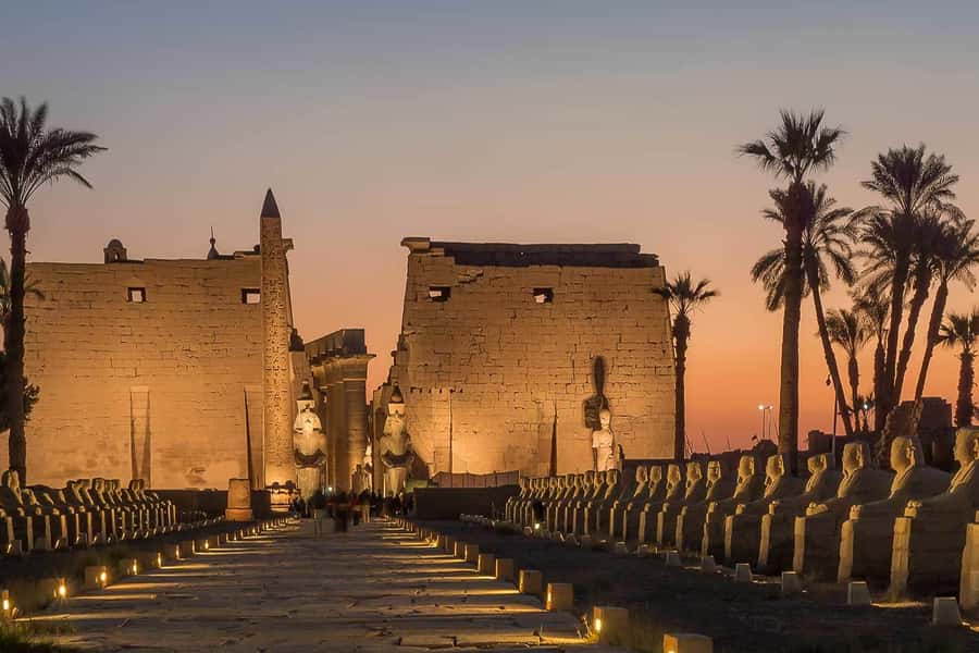 From Cairo: Private All-Inclusive Tour of Luxor by Plane - Luxor Temple: courtyard drama and the Ramses II connection
