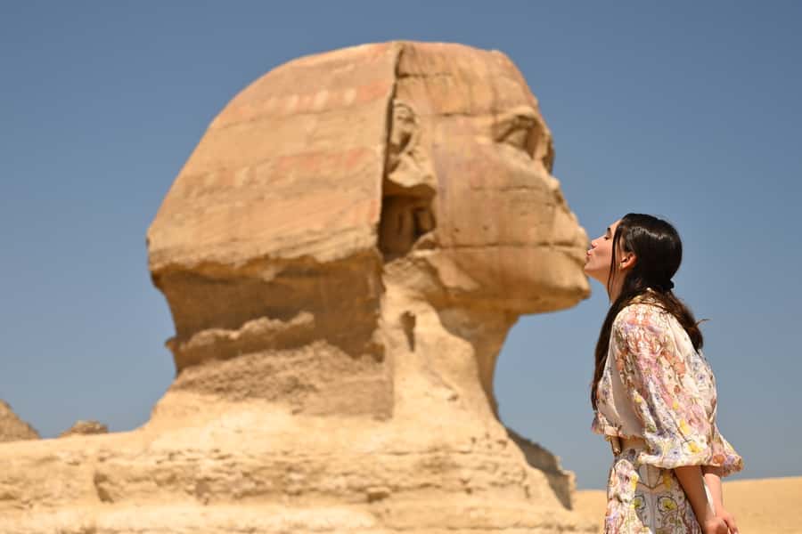 From Cairo: Pyramids of Giza, Sphinx, Saqqara & Memphis Tour - Inside-entry for the Khafre pyramid: when it is worth your money