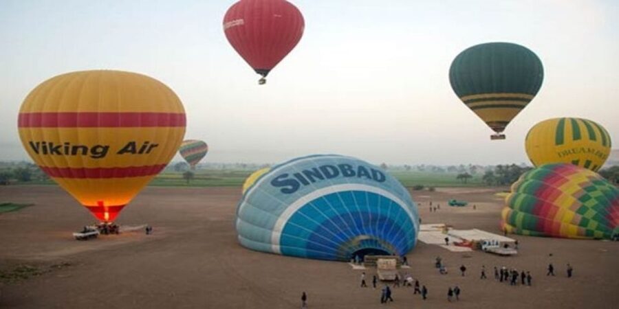 From Hurghada: 1-Night in Luxor, Hot Air Balloon, & Transfer - The guide experience: when it clicks, it makes the whole flight