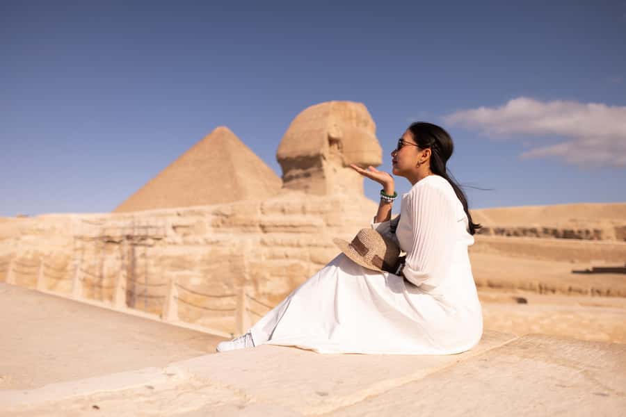 From Hurghada: Cairo Private Day Tour with Flights & Lunch - Egyptian Museum: the Pharaonic sweep in a limited window