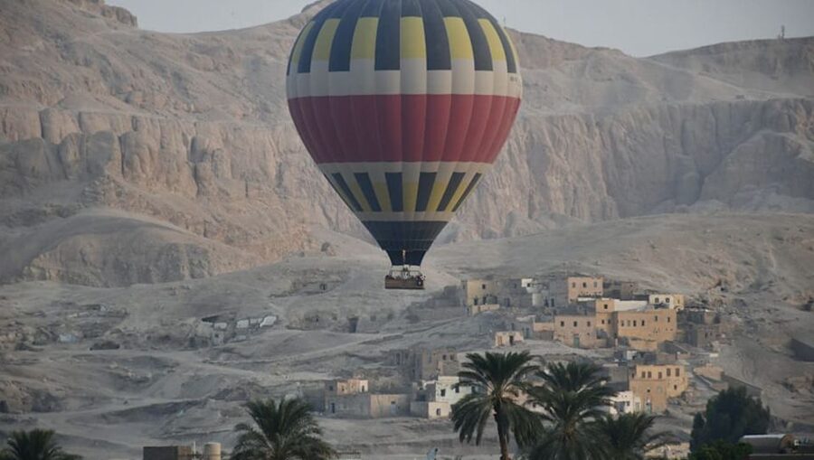 From Hurghada: Luxor Private Guided Day Tour with Lunch - Karnak Temple Complex: A Multi-Period Site You Can Actually Follow