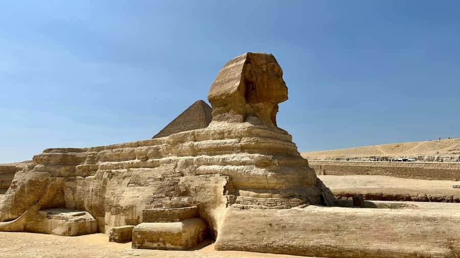 From Hurghada: Pyramids & Museum Small Group Tour by Van - Lunch at a local restaurant: the reset you actually need