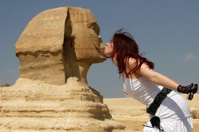 From Hurghada visit Pyramids of Giza & Egyptian museum by flight - Stop 2 to 4: Cheops, Chephren, and Menkaure in one sweep