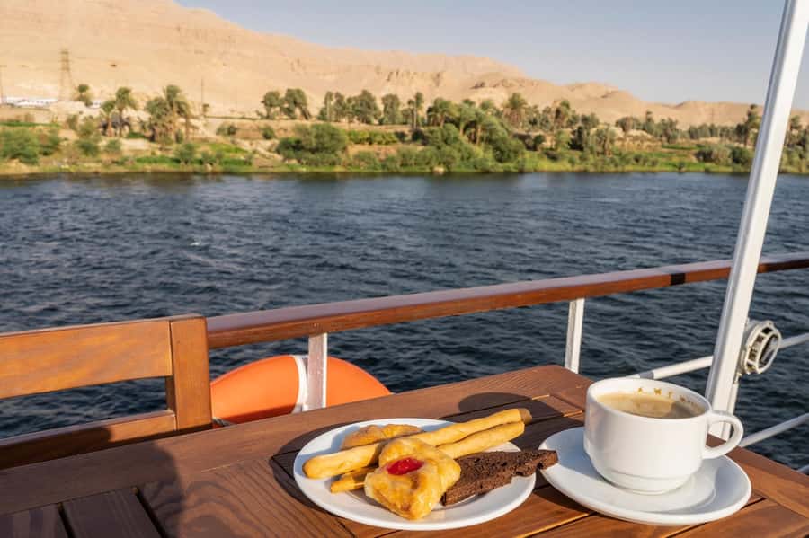 From Luxor: 6-Day Nile Cruise to Aswan with Hot Air Balloon - Day 6: Abu Simbel early, colossal statues, then transfer out