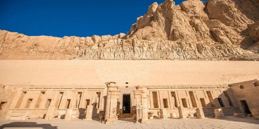 From Luxor: All-Inclusive West Bank Private Tour with Lunch - Lunch at a local restaurant, what you can realistically expect
