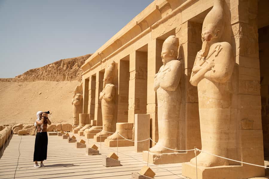 From Luxor: Guided Tour to East or West Banks with Lunch - Karnak Temple: the scale test, explained