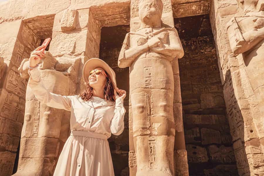 From Luxor: Guided Tour to East or West Banks with Lunch - Colossi of Memnon: big statues, practical context