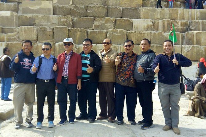 Full Day Tour in Giza Saqqara and Memphis Including Lunch - Stop 1: Giza Plateau With Cheops, Chephren, Mycerinus, Sphinx, and Valley Temple