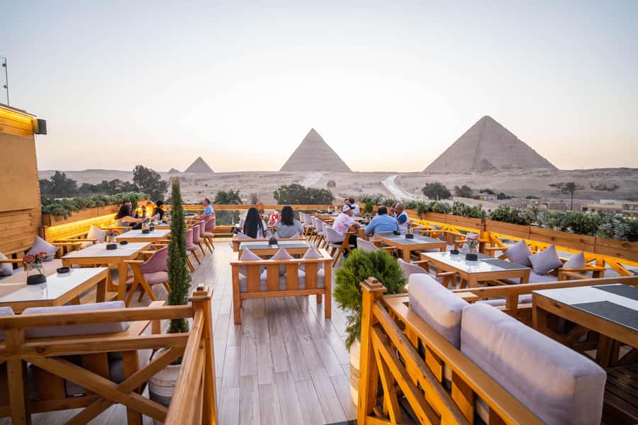 Giza: Dinner with Pyramids All Around You at Rooftop7000 - When the Sound and Light show is on, and what you’ll notice