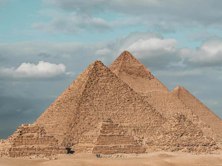 Giza: Pyramid, Memphis, Sakkara W/Opt Dahshur & Felucca Tour - Giza Plateau: Khufu, Khafre, Menkaure, and the Great Sphinx up close