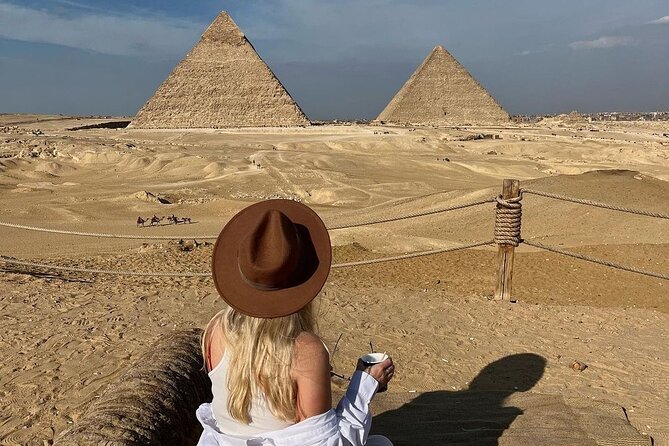 Giza Pyramids And Egyptian Museum Day Tour With Shopping - Egyptian Museum Stop: Tutankhamun, Mummies, and What to Look For