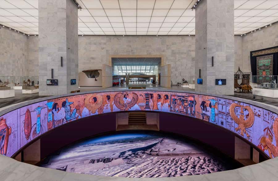 Giza: Pyramids, Museum of Civilization and Old Cairo, Bazaar - Pyramids of Giza and the Sphinx, with guidance that keeps you oriented