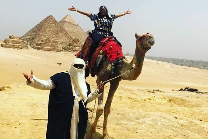 Giza Pyramids to Memphis and Sakkara Guided Private Tour - First Stop: Giza Pyramids and the Sphinx, starting at 8:00am