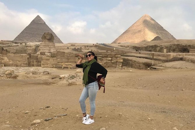 Giza Pyramids Tour With Camel Ride. - How the guide changes the experience (and who you might meet)