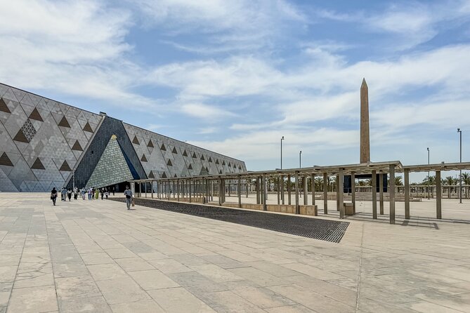 Grand Egyptian Museum and Pyramids of Giza Private Tour - Lunch included, the kind that actually helps you keep going