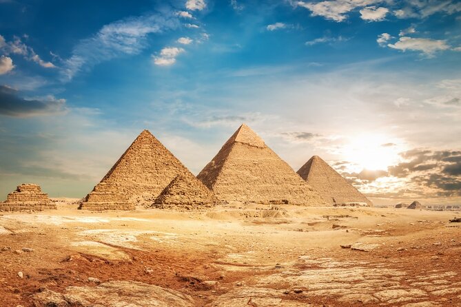 Great Grand Egyptian Museum with professional Egyptologist. - The commercial area and lunch, practical and actually helpful