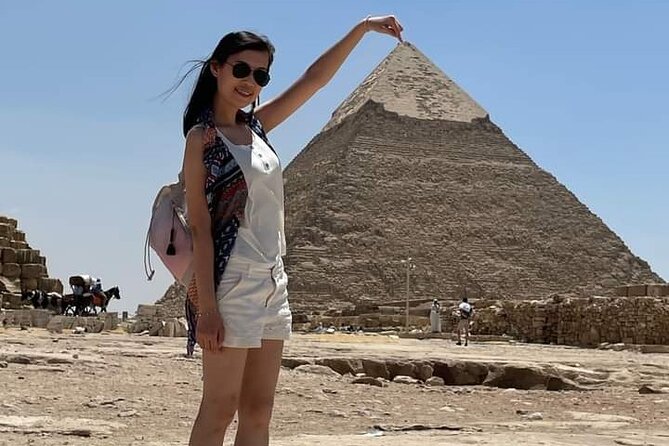 Half day Giza pyramids and Sphinx tour with an Egyptologist - Stop 2: Khafre’s pyramid and the mortuary temple remains