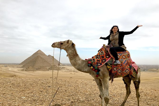 Half-Day Private Guided Tour to Saqqara and Memphis from Cairo - The light lunch, water, and van ride: small things that protect your day