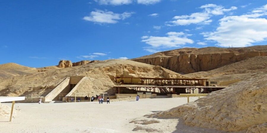 Hurghada: 2-Day Luxor Highlights & Hot Air Balloon & Hotel - The hot air balloon: early morning magic over Luxor
