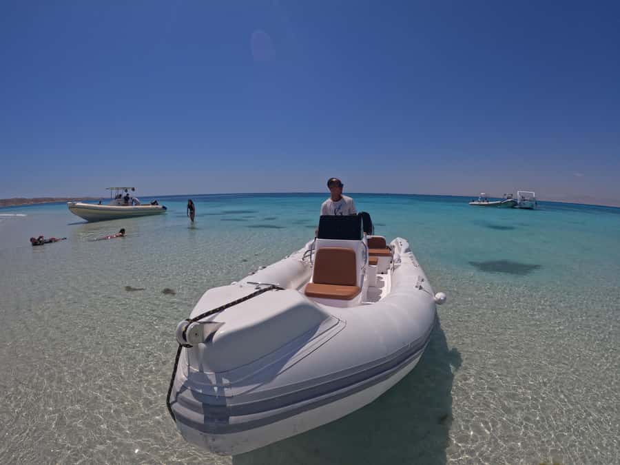 Hurghada: 4 Island Hopping Tour Dolphin, Snorkeling & Lunch - Should you book Go Shalabi’s 4 island hopping tour?