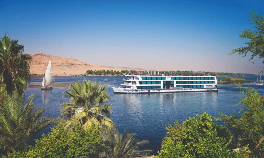 Hurghada: 5 Days Nile Cruise with Guided Tours & Abu Simbel - Day 1 in Luxor: Karnak first, then Luxor Temple