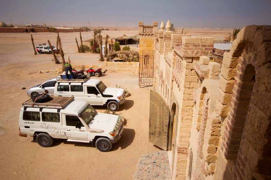 Hurghada: 6-Hour Jeep Desert Safari, Dinner, and Show - Bonfire Buffet Dinner and the Sahara Park Show