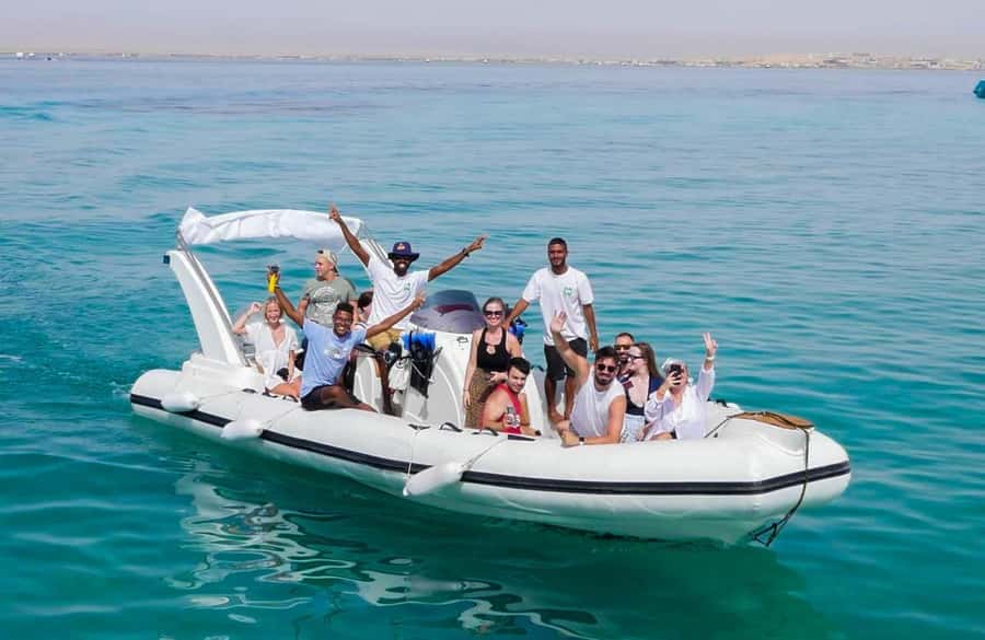 Hurghada: 6 Islands Tour with Dolphin Watching & Snorkelling - White Island Sandbank Photos, Plus the Shipwreck Stop That Sticks With You